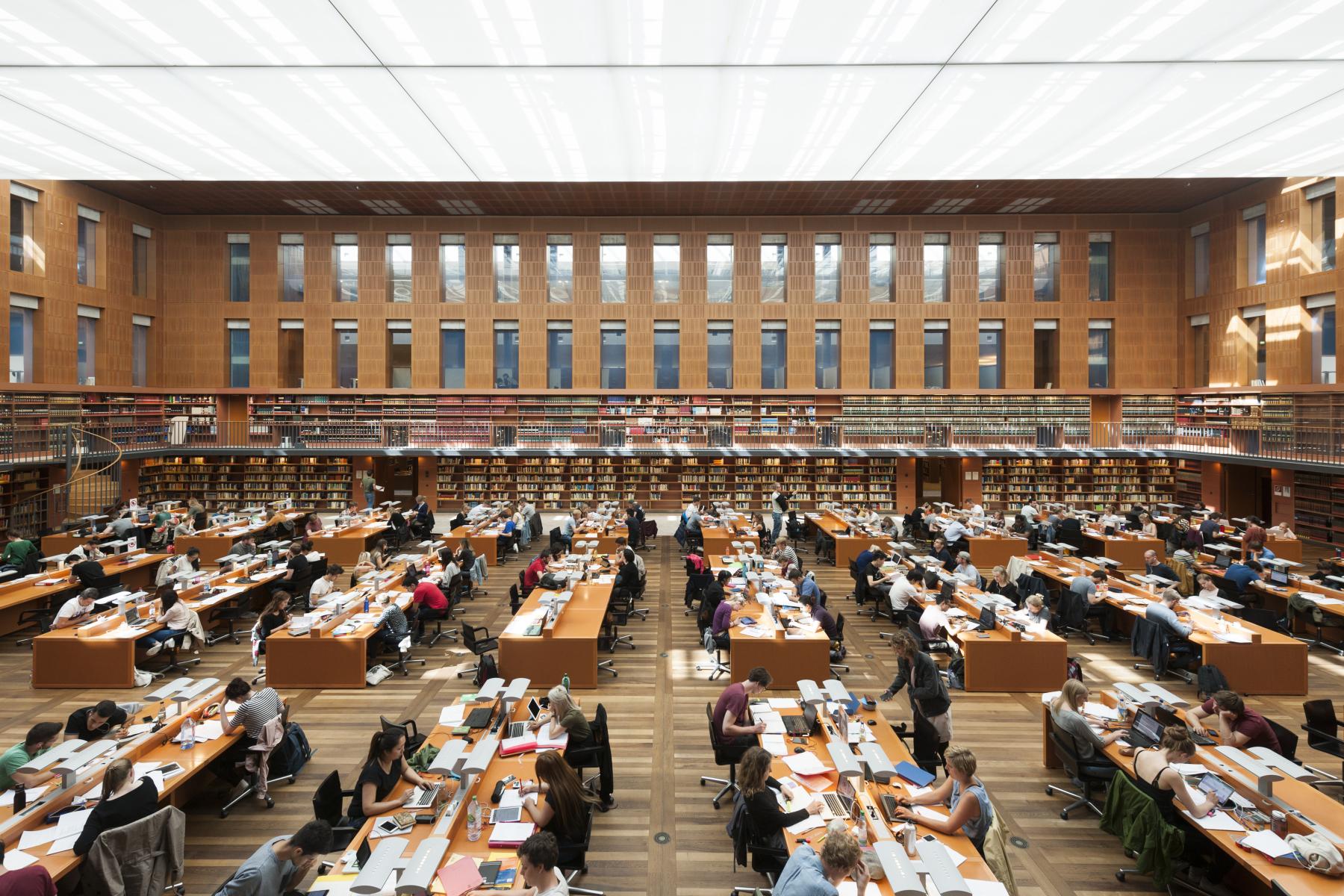 Lesesaal der SLUB Dresden