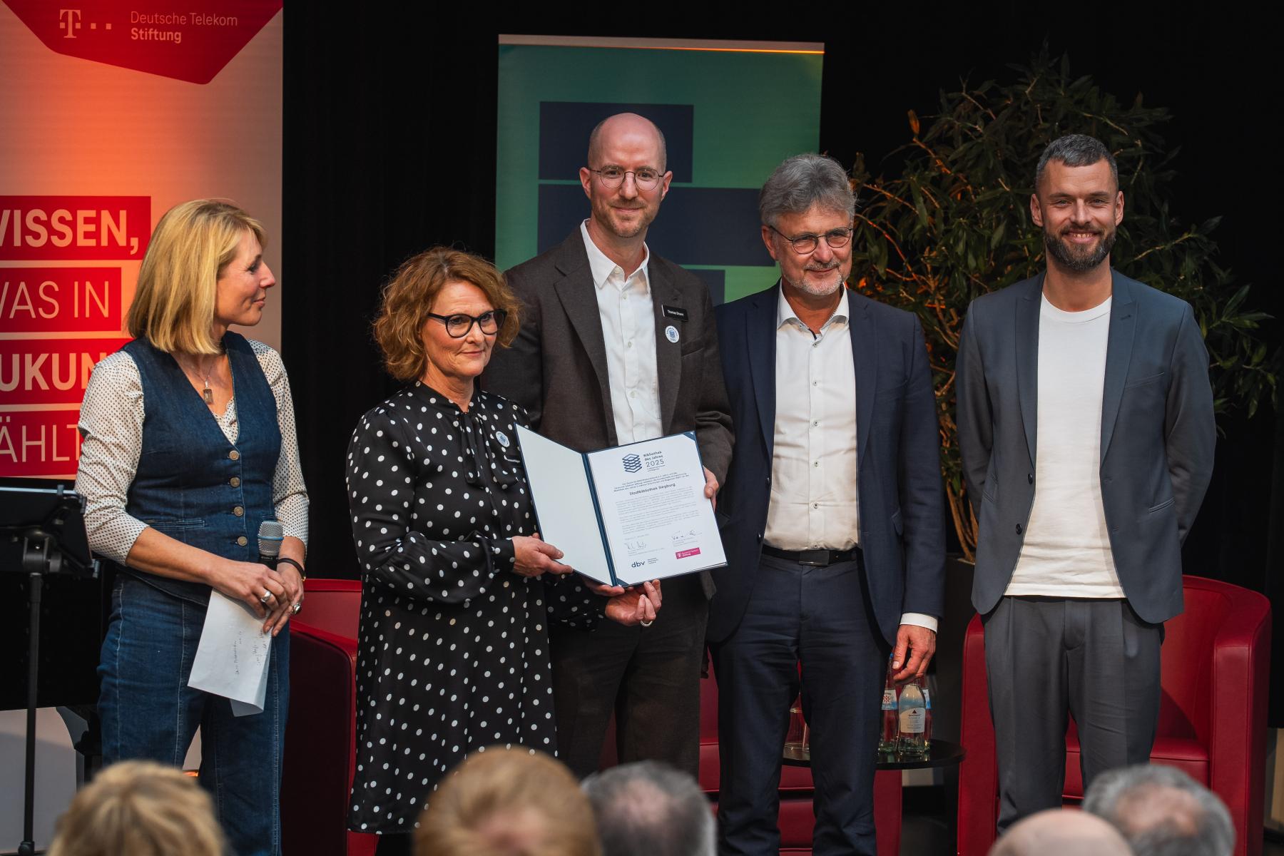 Preisverleihung der Bibliotheks des Jahres in kleinen Kommunen und Regionen 2025