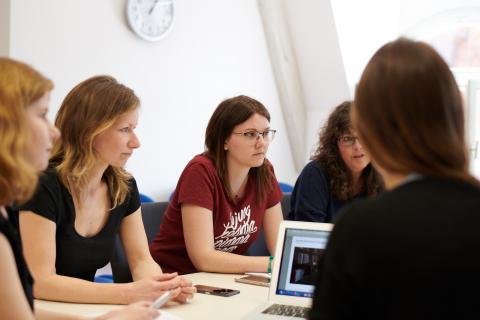 Gesprächsrunde Mitarbeiterinnen Stadtbibliothek Erlangen