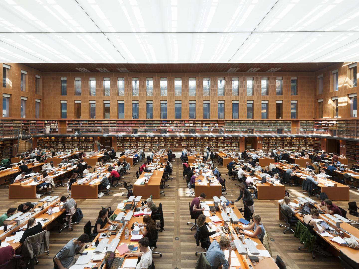 Lesesaal der SLUB Dresden