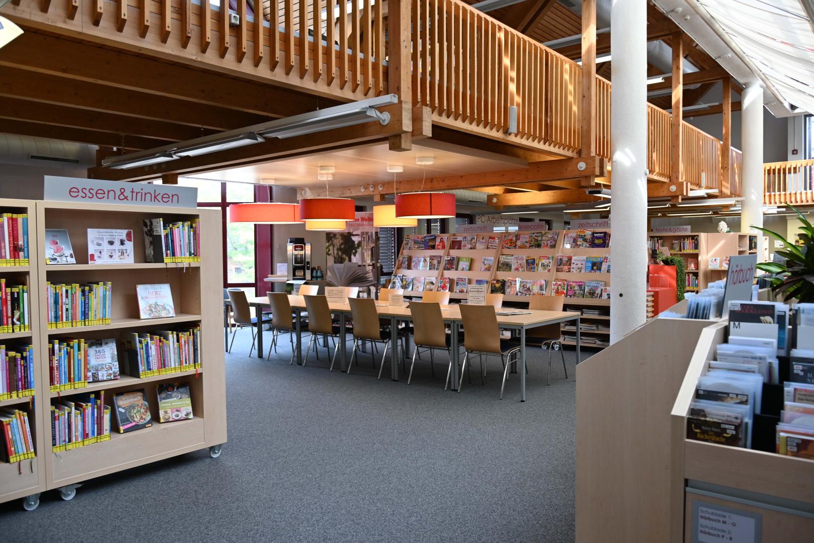 Innenansicht der Stadtbibliothek Alzenau