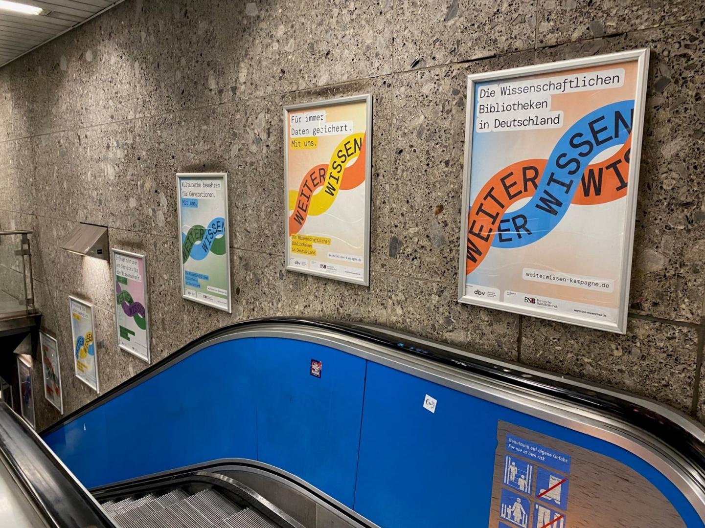 Plakatwerbung in U-Bahnhöfen