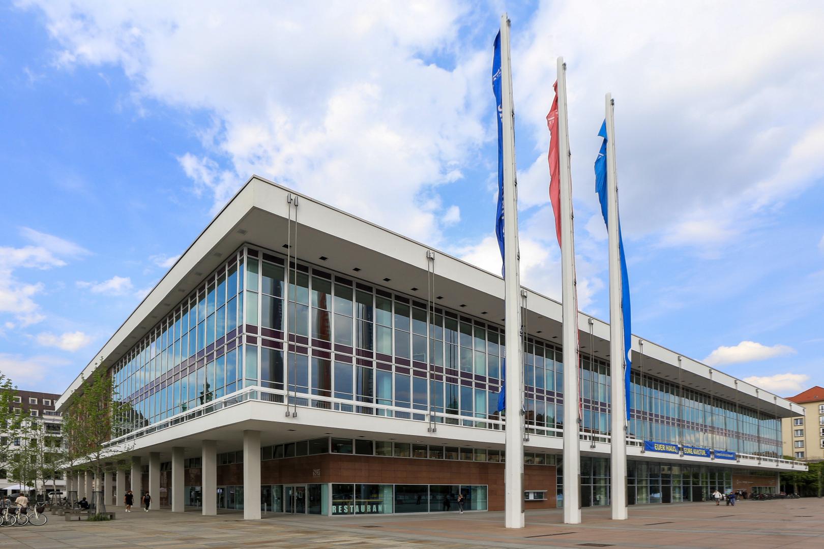Außenansicht des Kulturpalastes Dresden