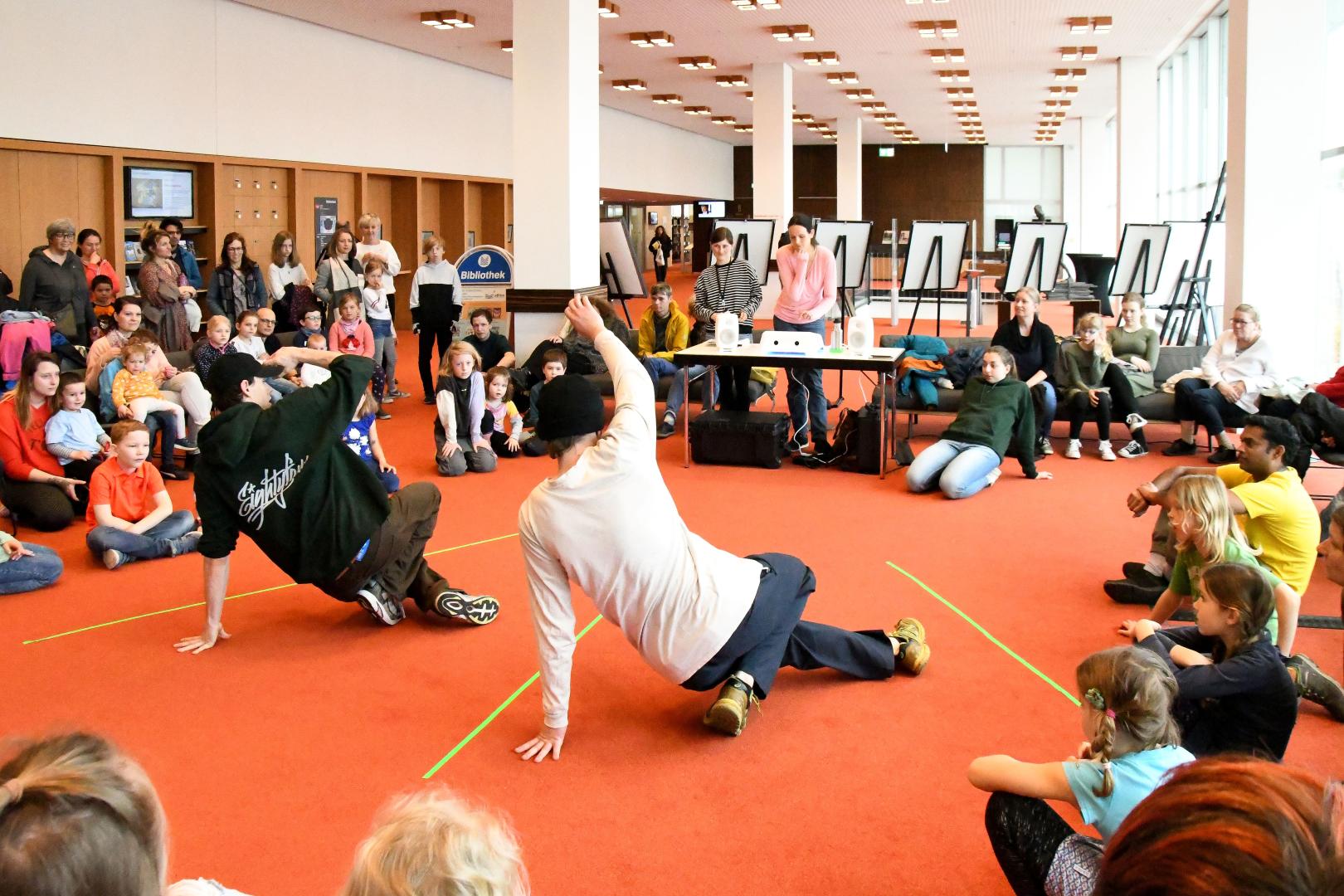Innenansicht der Zentralbibliothek der Städtischen Bibliotheken Dresden