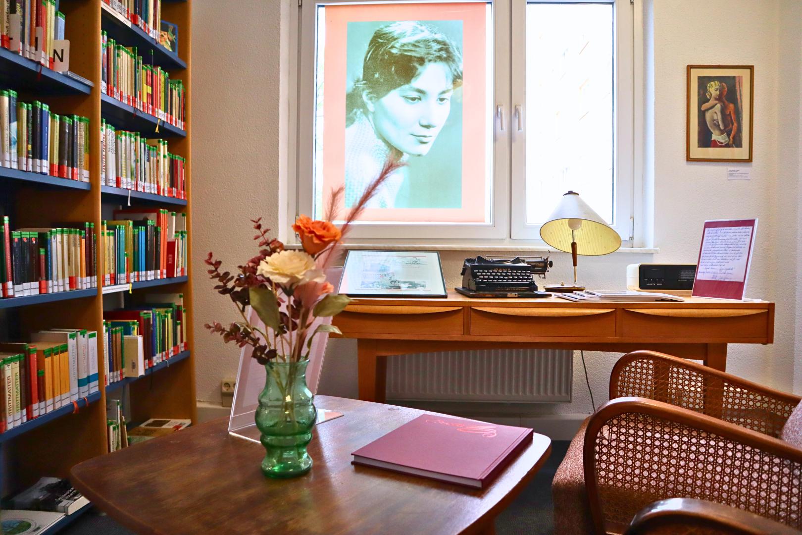 Innenansicht der Brigitte-Reimann-Stadtbibliothek in Hoyerswerda