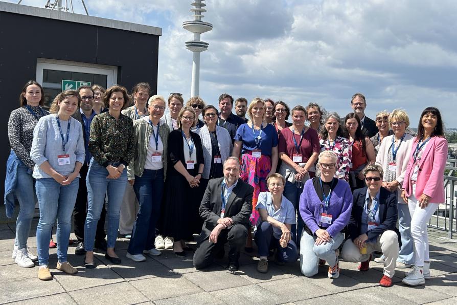 Gruppenbild auf der Dachterrasse
